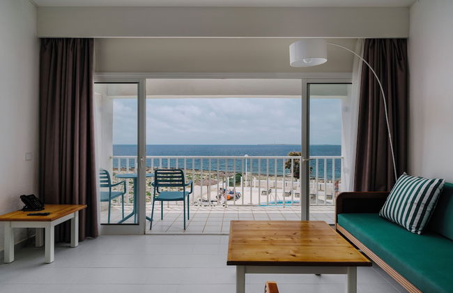 AluaSun Far Menorca Hotel - Photo 8