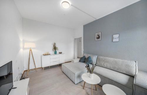 LeHaStays - Apartments Buckau 16a I Küche I Smart TV mit Netflix I toller Innenhof - Photo 10