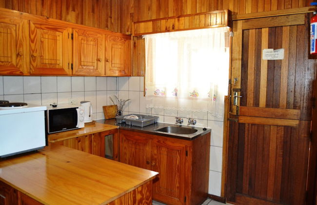 Log Cabin & Settlers Village - Photo 24