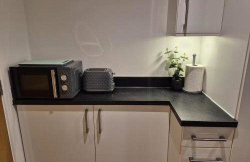 Sapphire Luxe- Basingstoke Sleeps 4 with Free Parking - Foto 13