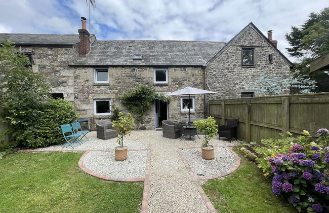 Beautiful Character Cottage - With Hot Tub - Photo 17