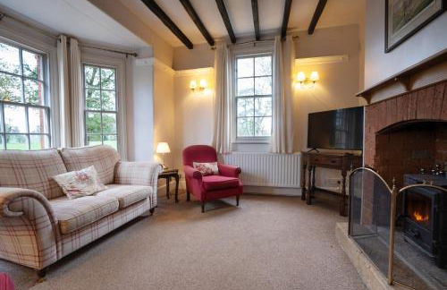 Finest Retreats - South Lodge at Longford - Photo 7