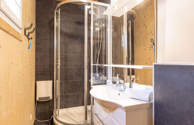 Spacious Chalet With IR Sauna and Whirlpool - Foto 11