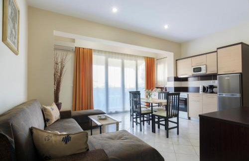 Yolanda Studios - Photo 7