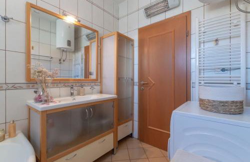 SEA VIEW- spacious apartment with shared pool - Foto 21