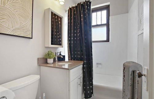 Prime & Stylish 1BR Hideaway - Dorchester 306 - Photo 2