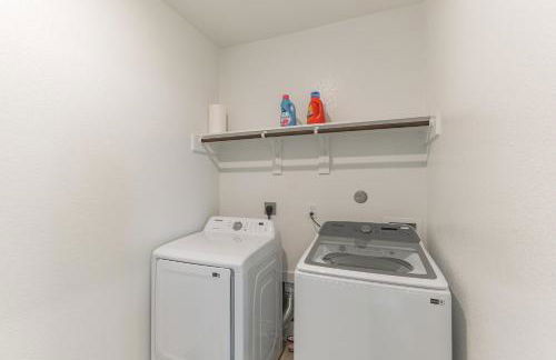 Cozy 3 Bedroom Family Beach Home in Galveston - Photo 13