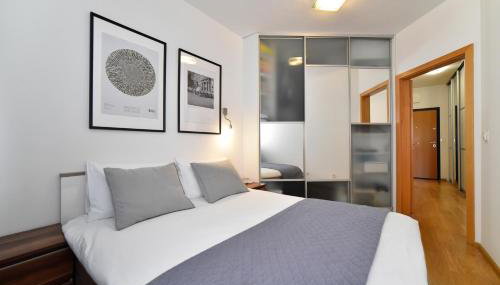 BLOCK APARTMENT PARK with private garage parking - Foto 2