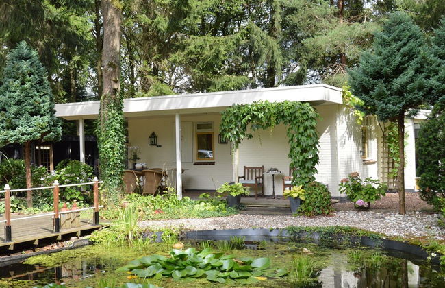 A Detached Bungalow With Outdoor Fireplace, Covered Terrace and Pond in a Forest Plot - Foto 59