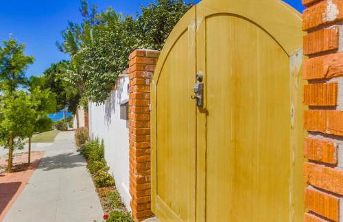 Surf and Sand Beach Bungalow - Foto 3