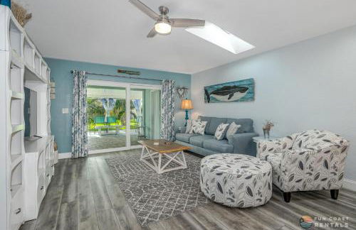 Dog Friendly Home wPrivate Fenced Yard, Garage & Fire Pit STEPS to the Beach! - Foto 14