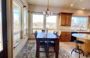 Luxury home w a View- biking and hiking near - Foto 37