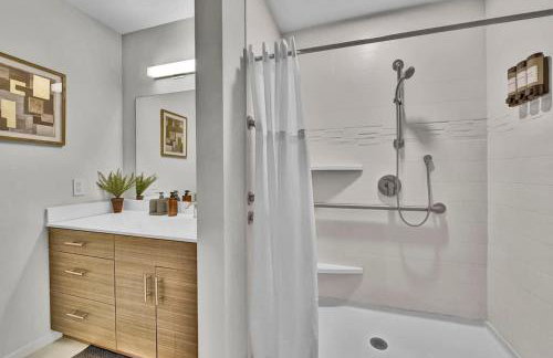 Bourbon & Bronze SpeakEasy StayEasy - Foto 4