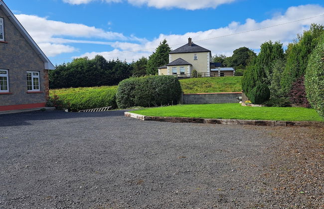 Spacious 6-bed House 10 Minutes From Knock Airport - Photo 35