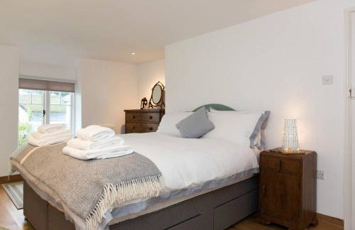 Lovely Cottage by Coastal Footpath & Surf Beaches! - Photo 7