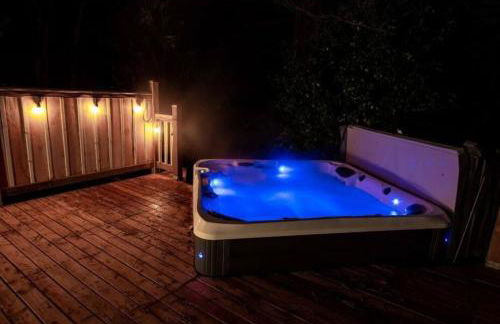 Little Bear's Bungalow; Log Cabin w/Mountain views - Foto 24