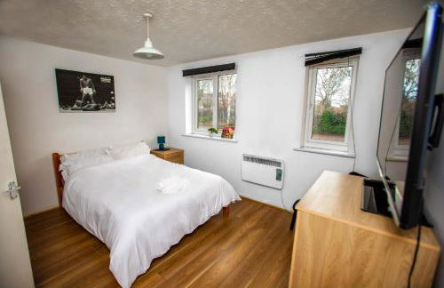 Modern 1-Bed - Free Parking - WiFi - Near Station - Foto 6