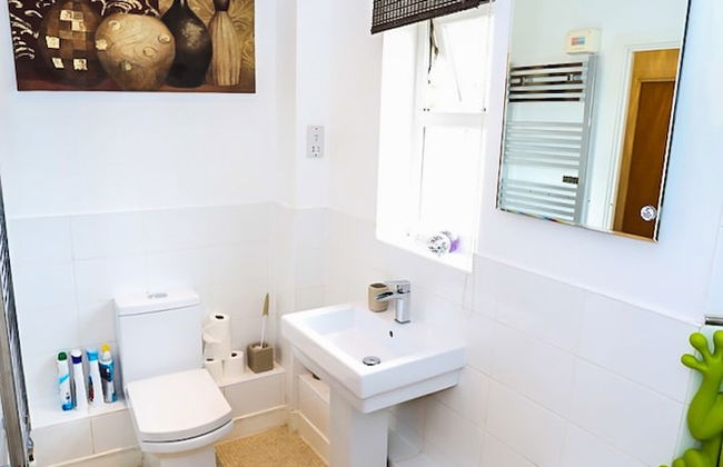 Modern 2 Bedroom Apartment - Foto 25