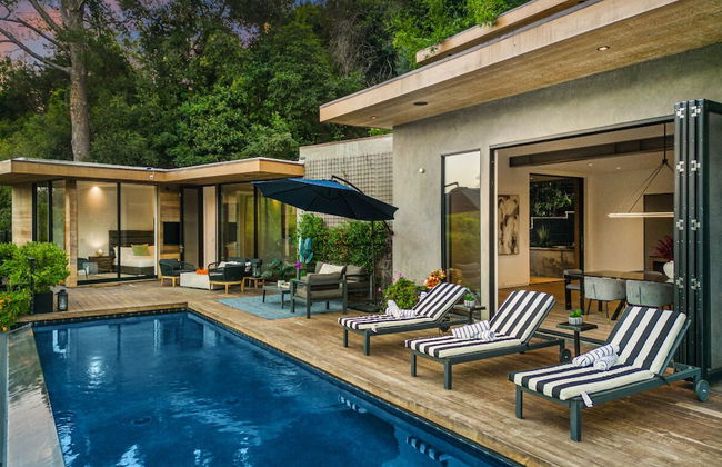 Beverly Glen Hillside Haven - Photo 28