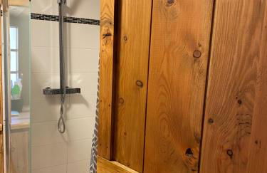 BEAU CHALET DE MONTAGNE SERRE CHEVALIER AU PIED DES PISTES PLEIN SUD - Foto 17