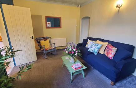 Paget Cottage a cosy and comfy 2 bedroom cottage with parking to the rear and a short drive from Cannock town centre - Foto 32