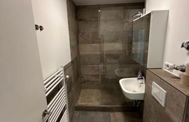 Beautiful and cosy apartment in central location with 2 balconies - Foto 13