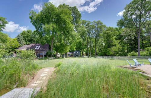 Lakefront Retreat with Views and Decks and Fire Pit - Foto 53