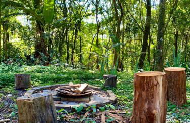 Casa charmosa em condomínio arborizado - Foto 4