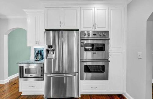 The Wexford French Chateau w Pool - Photo 17