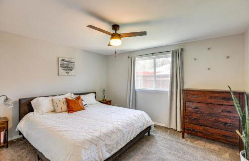 Family-Friendly Home with Fire Pit in Bend! - Photo 11