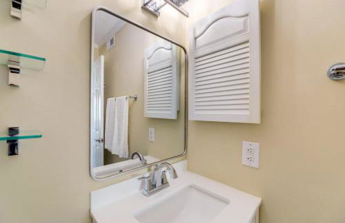 Emerald Isle Vacation Rental with Resort Pool! - Foto 15