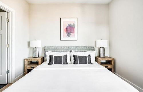 CozySuites Music Row Spacious 2BR with free parking 46 - Foto 9