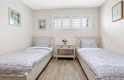 Brand New Saltwater Pool! - Waterfront Canal - Luxury Home - Foto 40