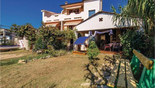 Beautiful Apartment In Dinjiska - Foto 2