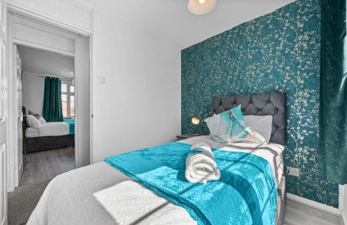 Cozy 3 bedroom house with free parking and near hospital - Foto 24