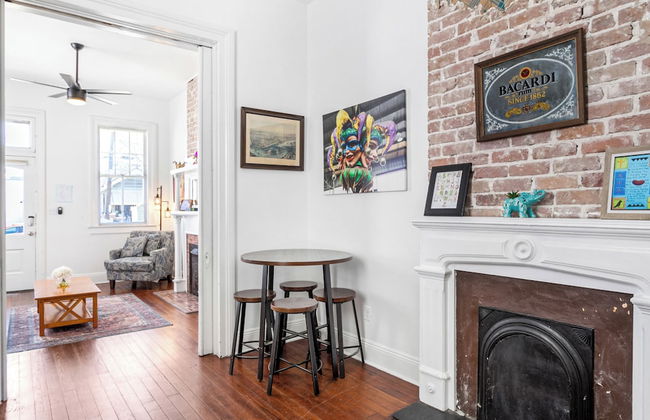 Vibrant Uptown Condos - Foto 10