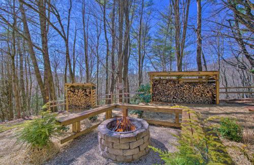 Fire Pit, Grill, and Views Cashiers Getaway! - Foto 2