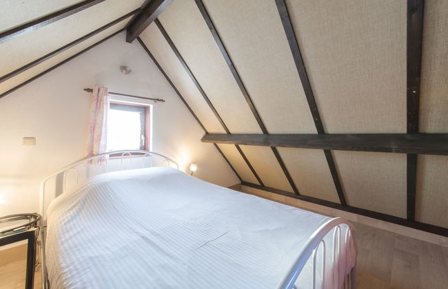 V32 with parking and shared pool - Photo 9