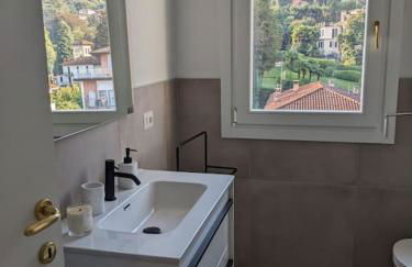 Breathtaking lake view in the heart of Stresa - Photo 9