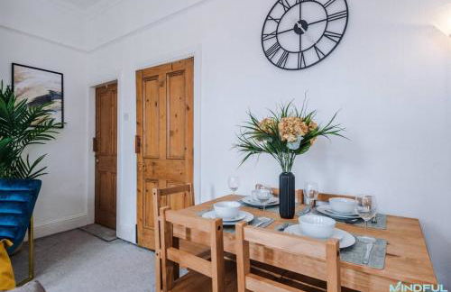 5BR House, Sleeps 10 guests - Free Parking - Business & Contractor Stays - Foto 14