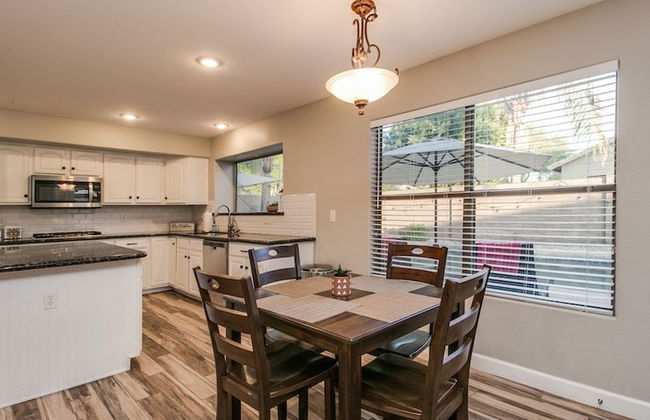 Massive 5 Bdrm Getaway W/pool, Hot Tub, Game Room! - Photo 18