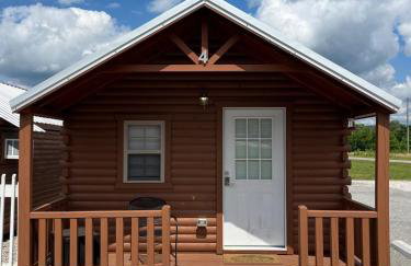 Biker-Friendly Cabin, Pets Welcome, Near River - Foto 8