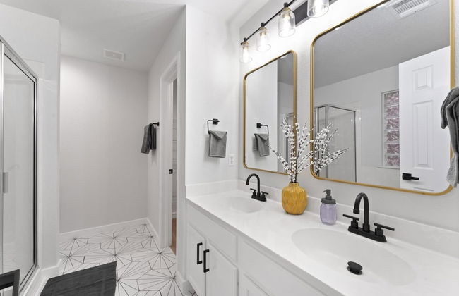 Remote Work Friendly King Beds Fast Wifi 3BR - Foto 5