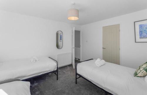 Free Parking - Central - Sleeps 6 - 2 Bedrooms - Foto 32