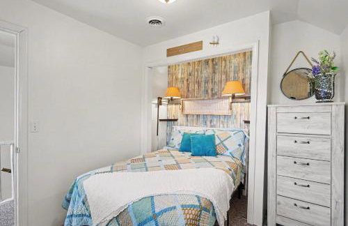 Cozy Downtown Cottage Near Beach and Pier - Foto 22