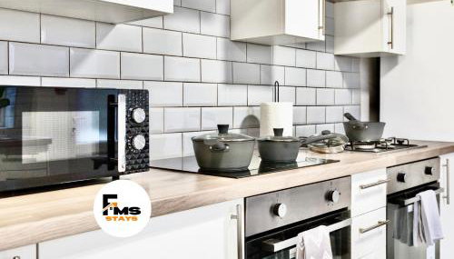 Large 6 Bed House, Long Term Stay Savings, Contractors, Professionals, Big Groups, Free Parking! - Foto 3