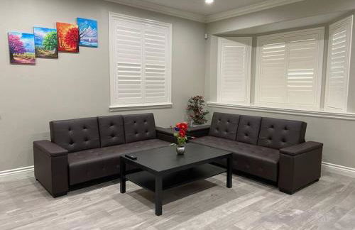 New! Modern Gated Summer Getaway Home - Foto 1