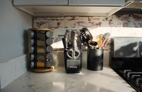 AC! Family Space-Retro Home in Historic Albany - Foto 8