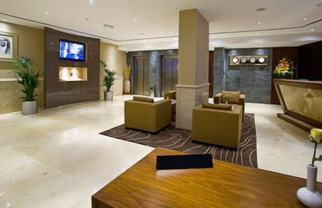 Phoenix Plaza Hotel Apartments - Photo 2