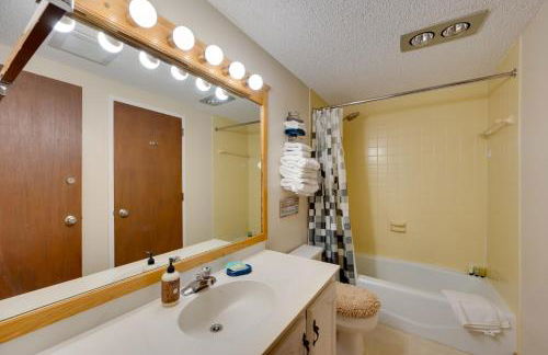 Close to Smuggs Lifts! Cozy Mountain-View Condo - Foto 17